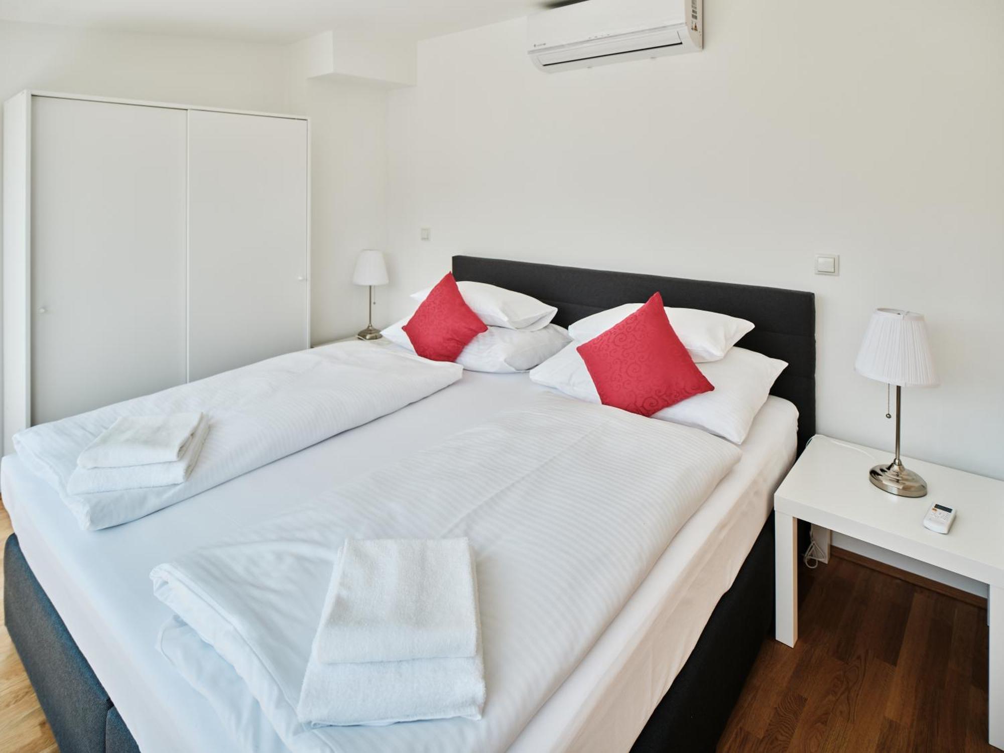 Next To Schoenbrunnpalace Close To Public Transport - Myschoenbrunn Apartments Виена Екстериор снимка